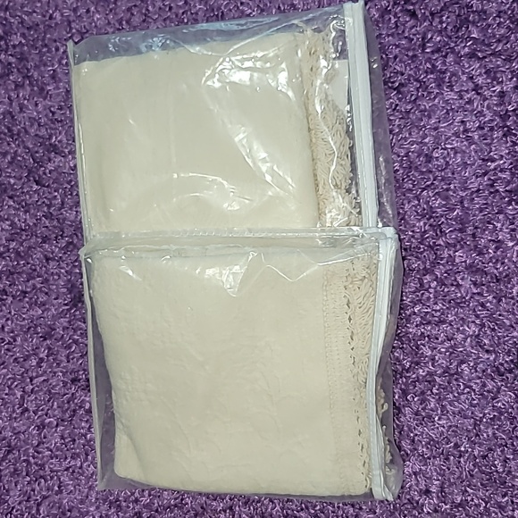 Brand new Bates Shams - Picture 3 of 3